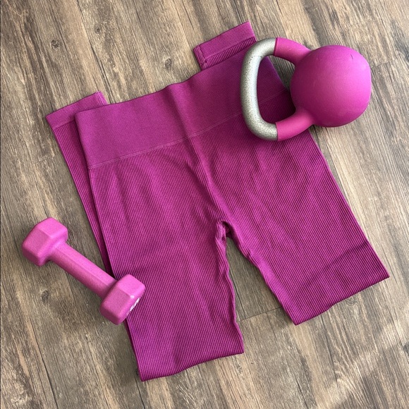 Fashion Nova Pants - 🧘🏽♀️💞🏋🏽♀️NWOT High-Waisted Ribbed Seamless Leggings Sz L/XL🏋🏽♀️💞🧘🏽♀️